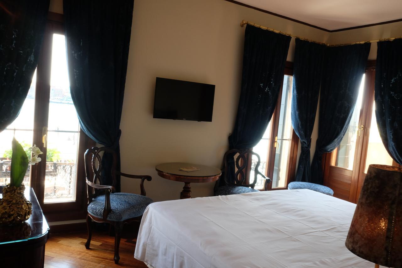 Hotel La Calcina Venesia Bagian luar foto