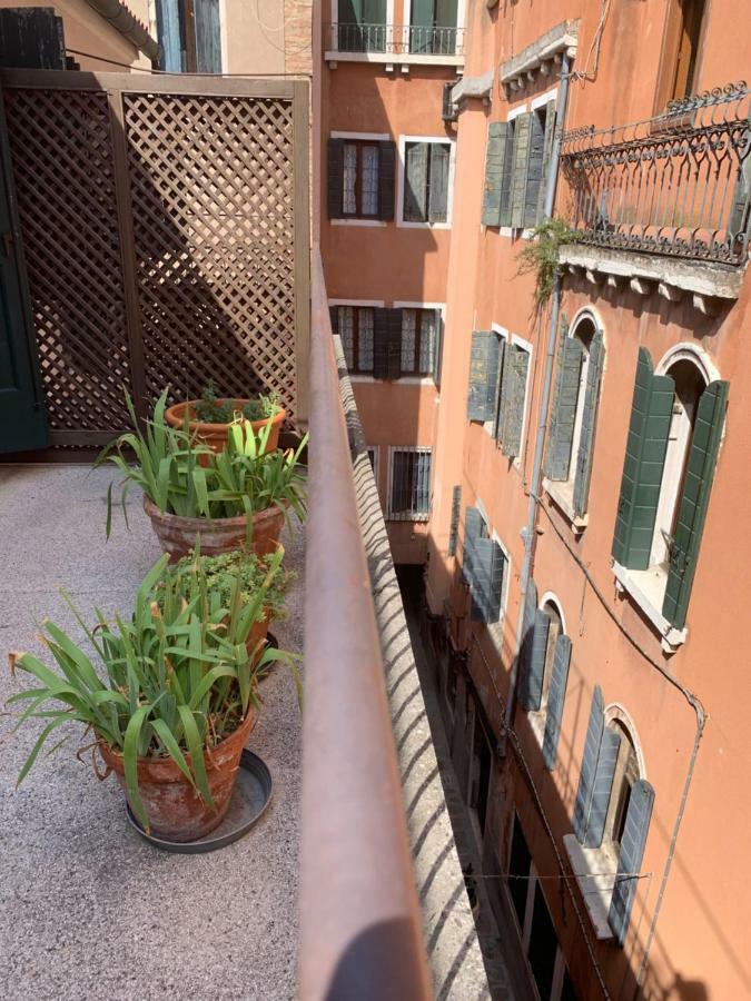 Hotel La Calcina Venesia Bagian luar foto