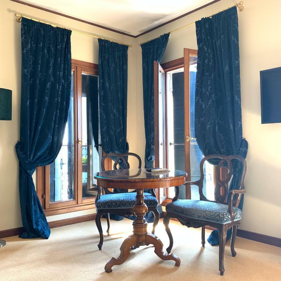 Hotel La Calcina Venesia Bagian luar foto