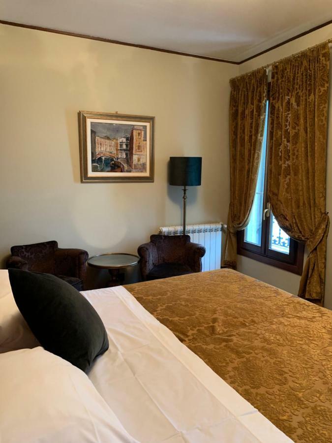 Hotel La Calcina Venesia Bagian luar foto