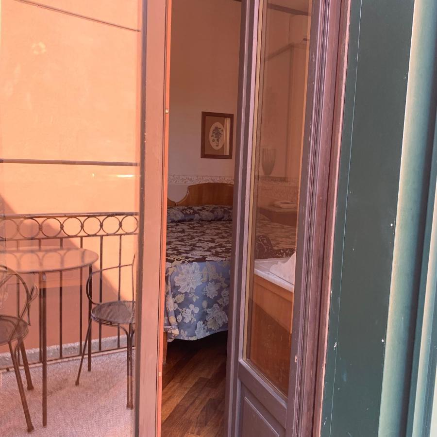 Hotel La Calcina Venesia Bagian luar foto