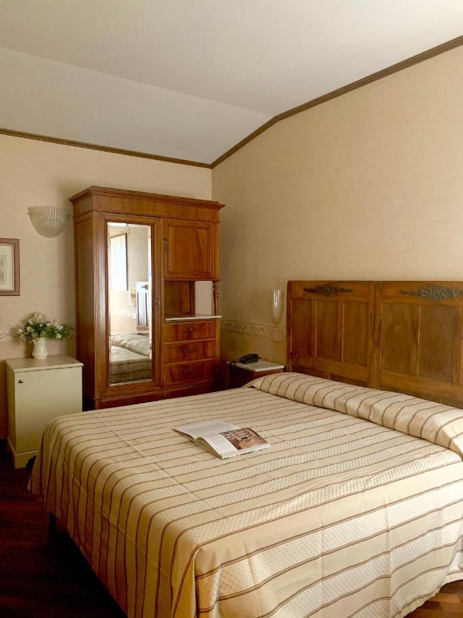 Hotel La Calcina Venesia Bagian luar foto