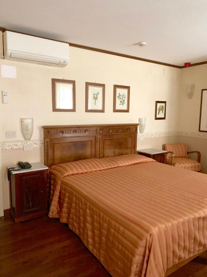 Hotel La Calcina Venesia Bagian luar foto