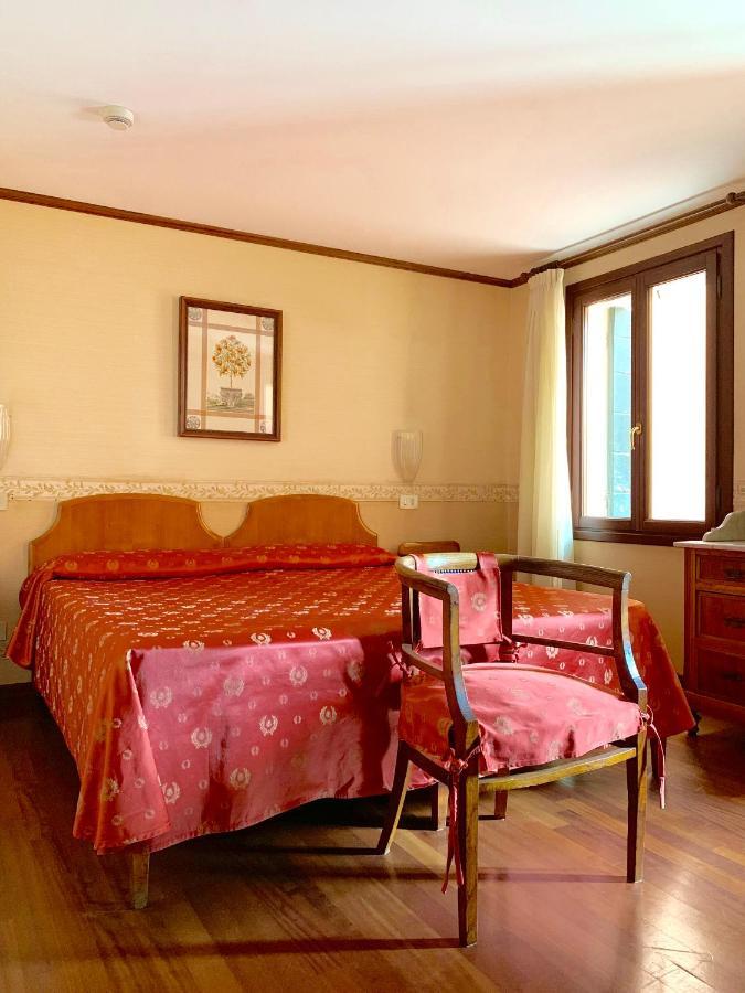 Hotel La Calcina Venesia Bagian luar foto