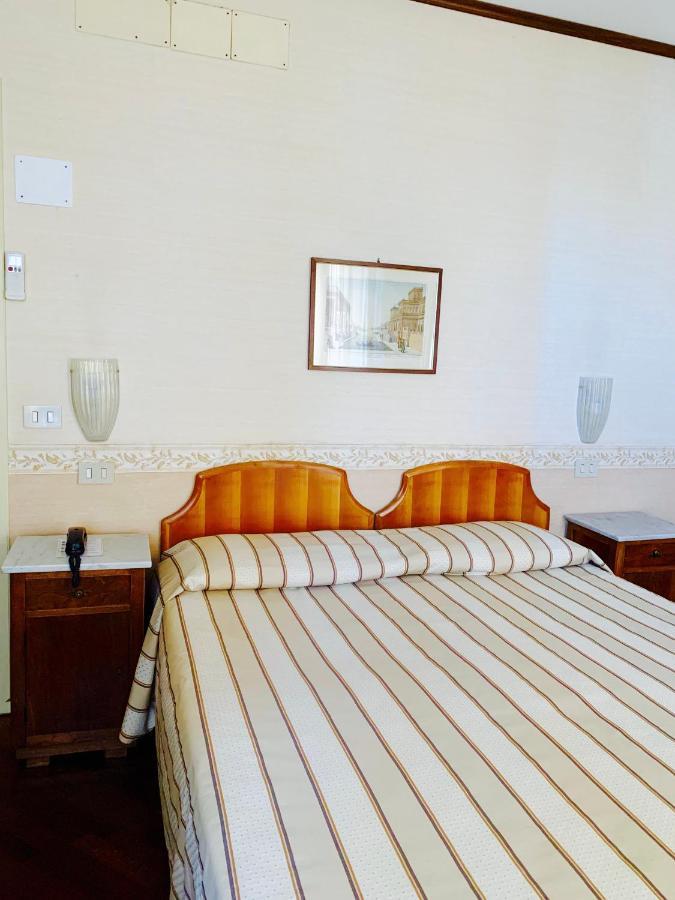 Hotel La Calcina Venesia Bagian luar foto