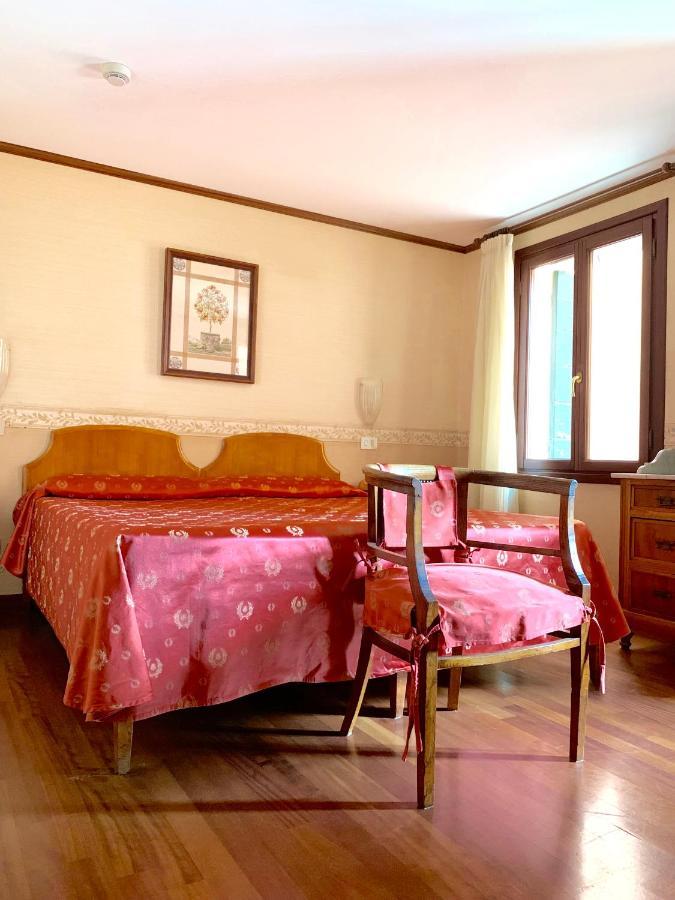 Hotel La Calcina Venesia Bagian luar foto