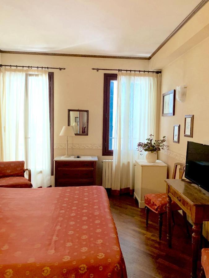 Hotel La Calcina Venesia Bagian luar foto